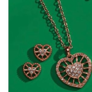 AVON Sparkly 2 Piece Necklace Set and Earrings Gift Set